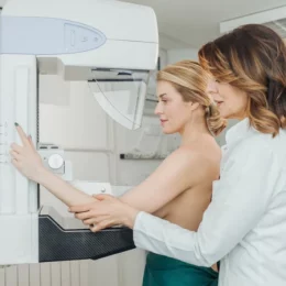 Prise en Charge de la Patiente et Complément d'Examen d'une Mammographie